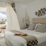 Cosmos Hotel Plaka (Naxos)